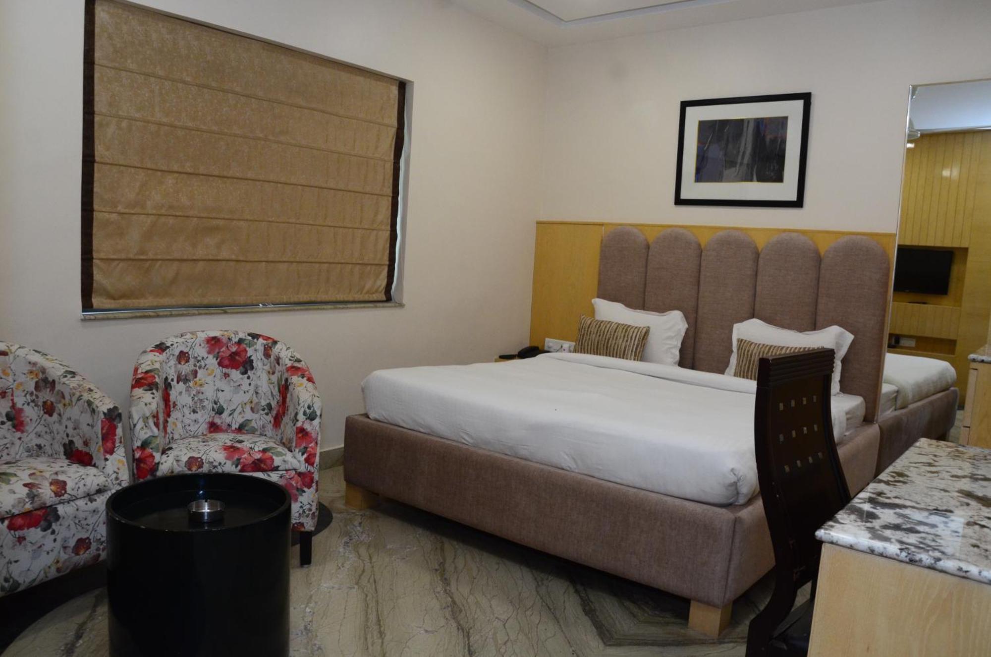 Hotel Crytsal Residency Ranchi Zewnętrze zdjęcie